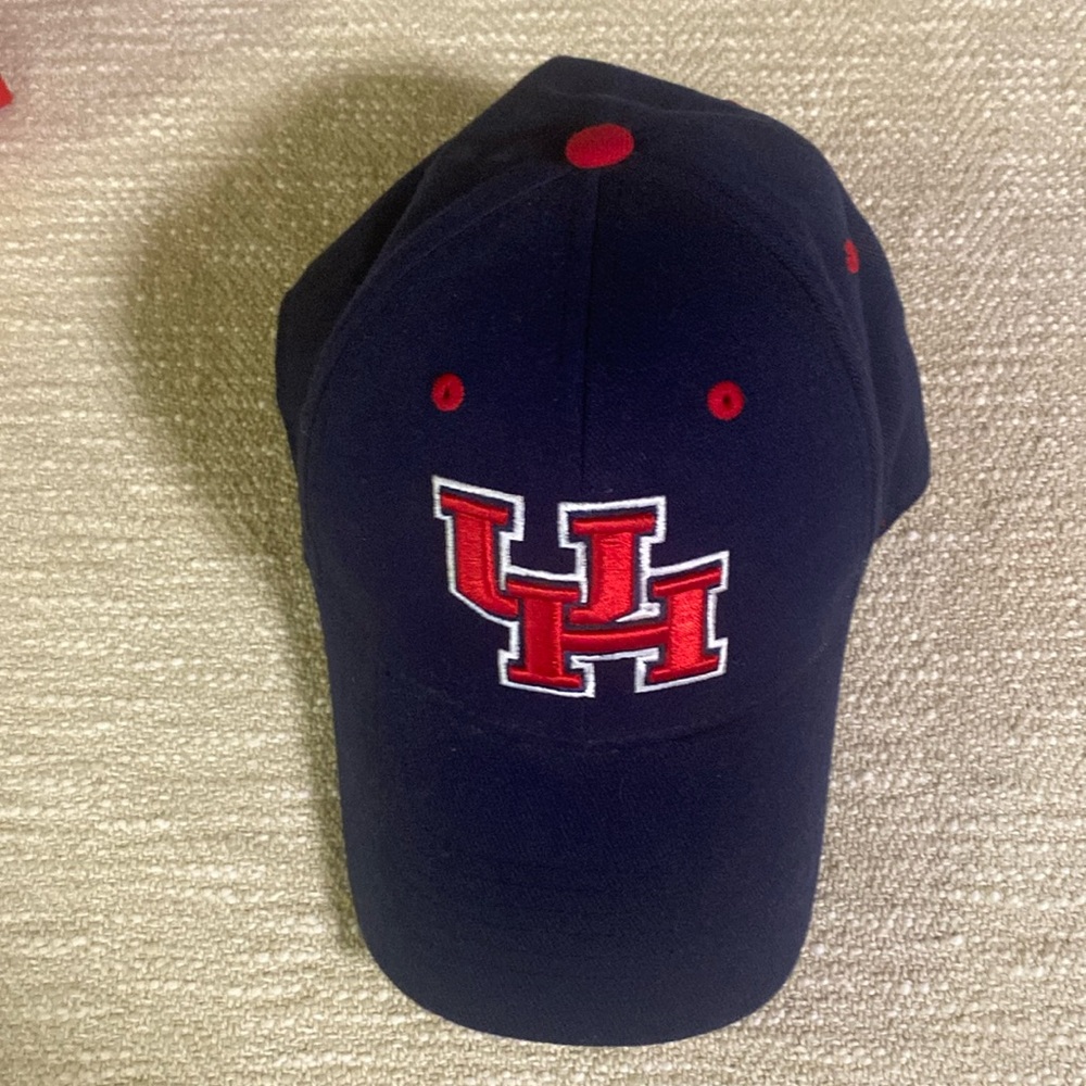 Top of the world University of Houston baseball cap preowned good condition